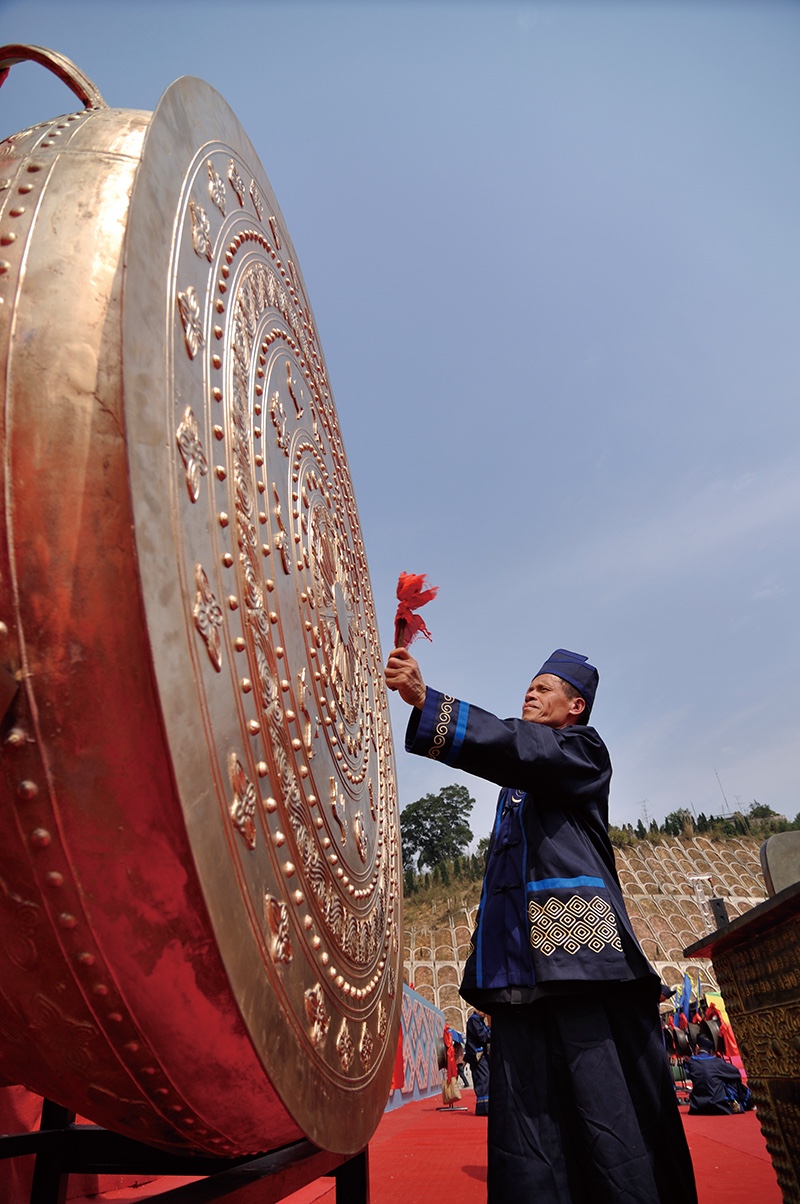 回族,维吾尔族等民族的开斋节,古尔邦节,壮族等的"三月三,傣族的泼水