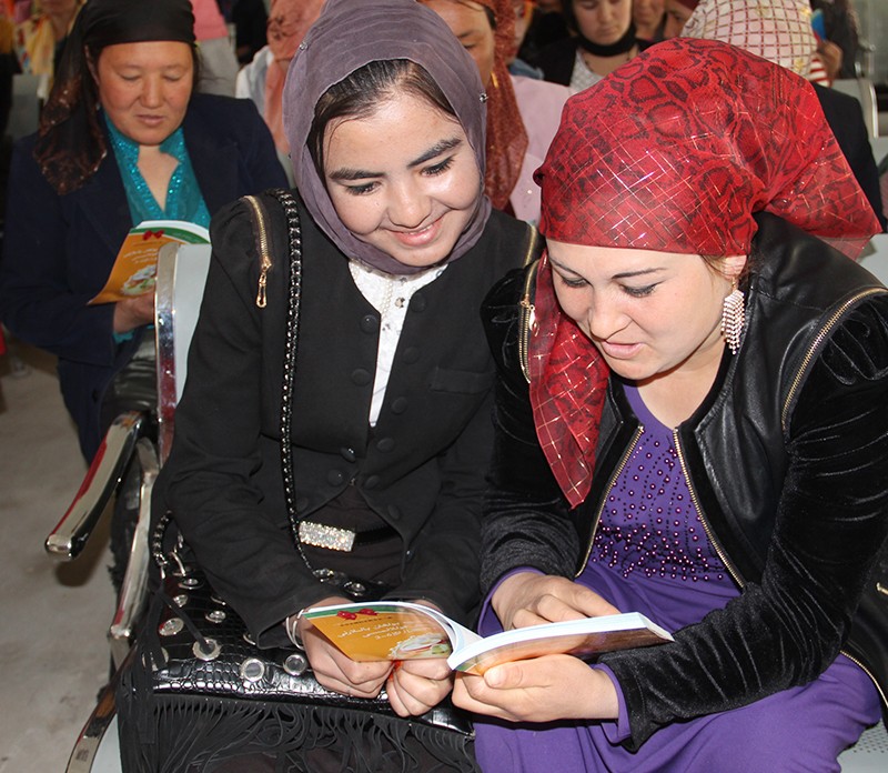 2016年3月29日央阿克勒克村妇女读书活动（村工作组提供）.JPG