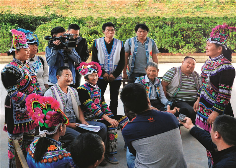 喊十句口号不如做实事一件云南省永仁县莲池乡查利么村党总支书记李云