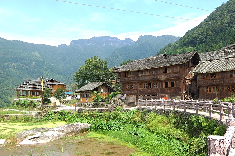 白面瑶寨风光.JPG