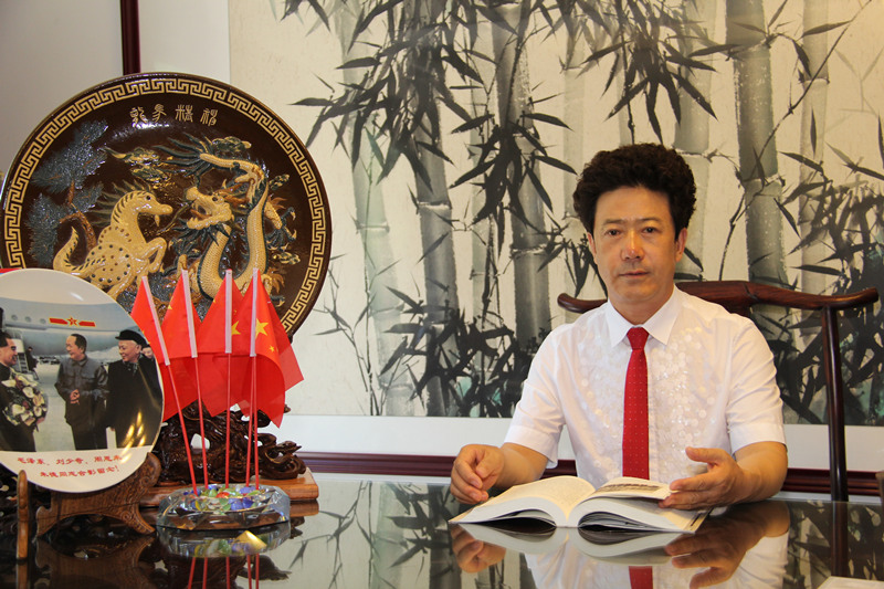 马廷福近照_副本.jpg