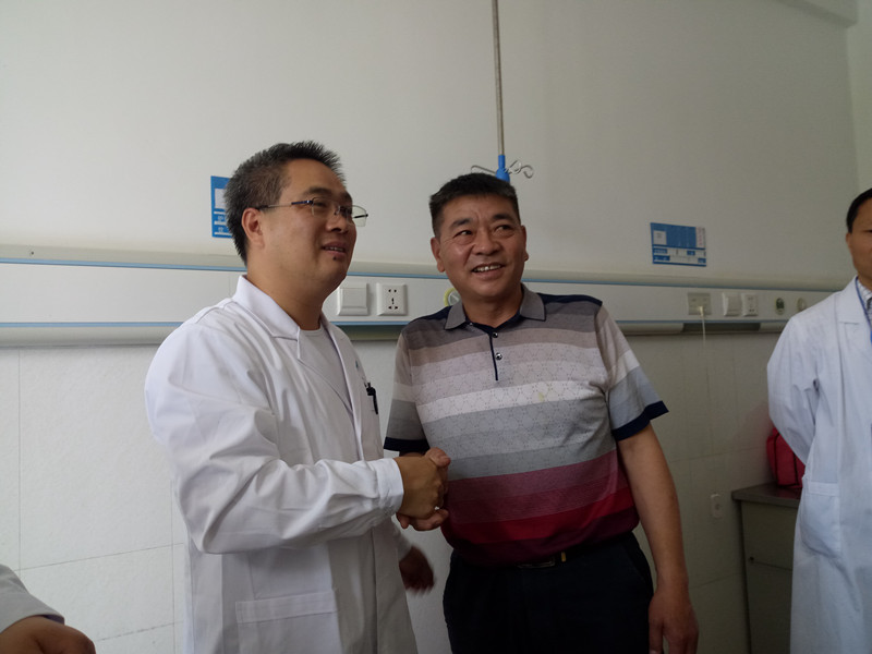 罗震和患者_副本.jpg