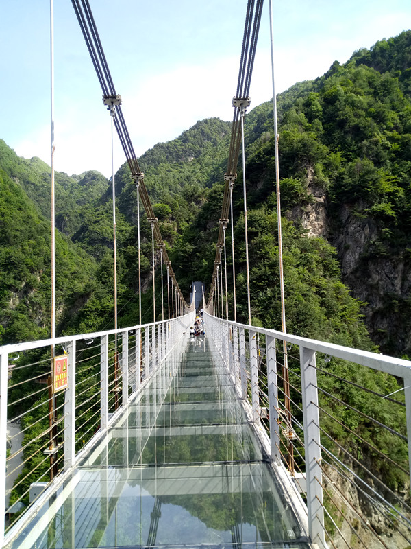 大墩峡玻璃栈道_副本.jpg