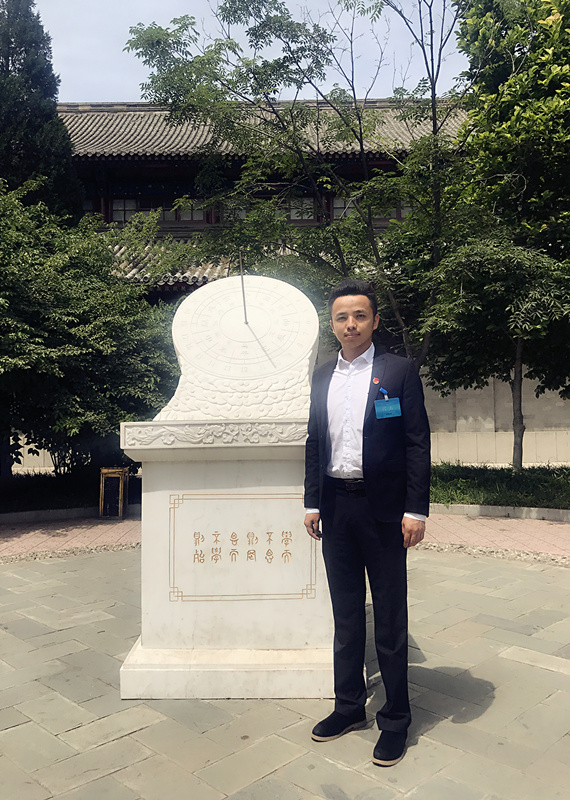 夏衣麦尔旦近照_副本.jpg