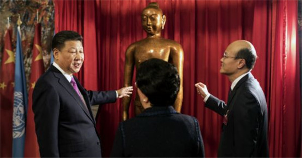 3. 2017年1月18日，习近平总书记访问世界卫生组织，并赠送了一座针灸铜人雕塑。（图片来自世界卫生组织网站）.jpg
