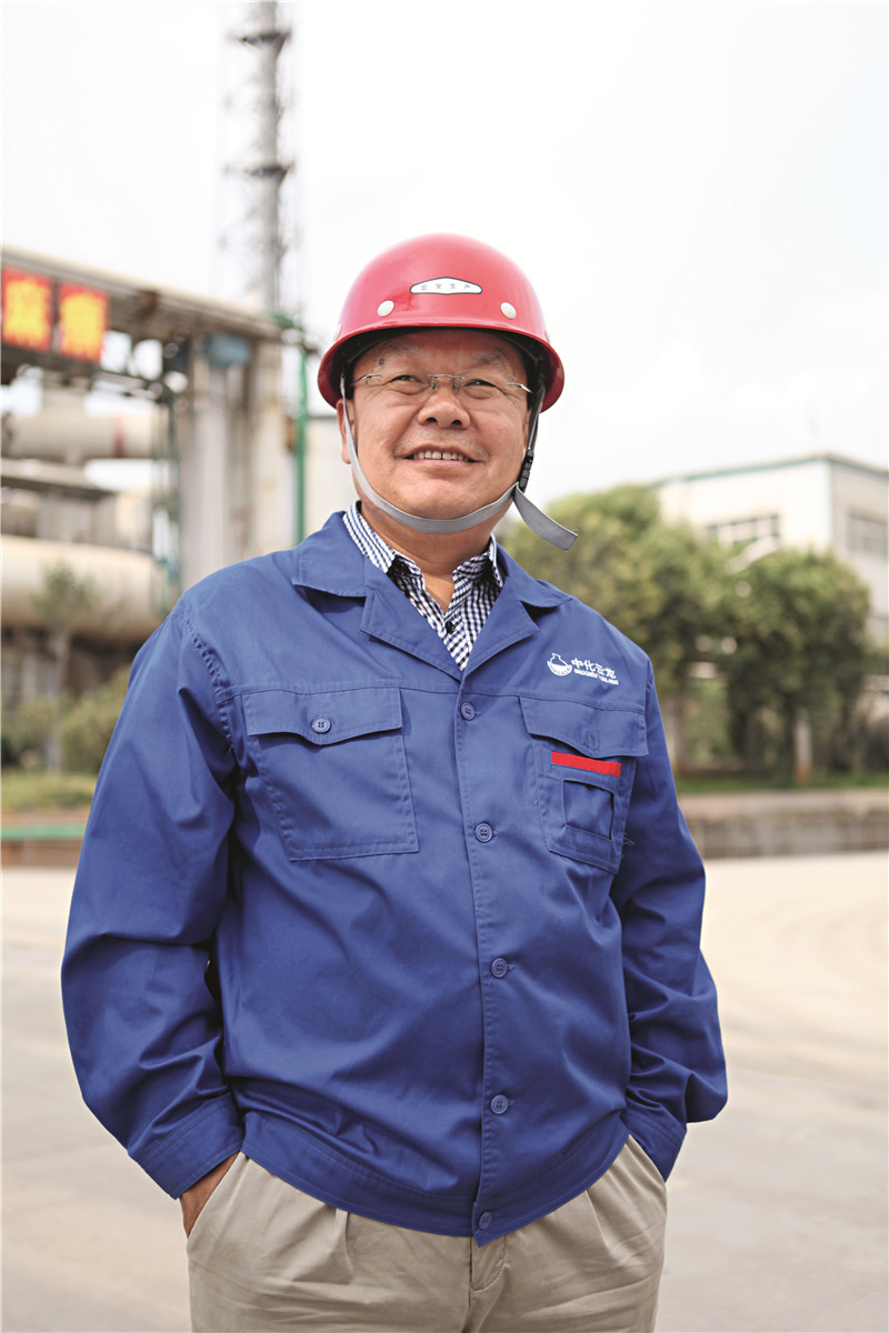 勤克在云南省寻甸回族彝族自治县工作期间_副本.jpg