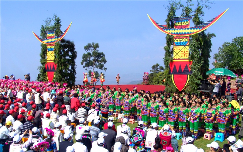 异彩纷呈的民族文化旅游活动_副本.jpg