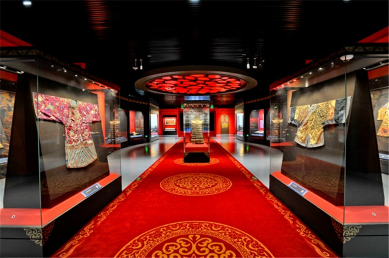 铸牢中华民族共同体意识展 展览形式 丹波摄.jpg