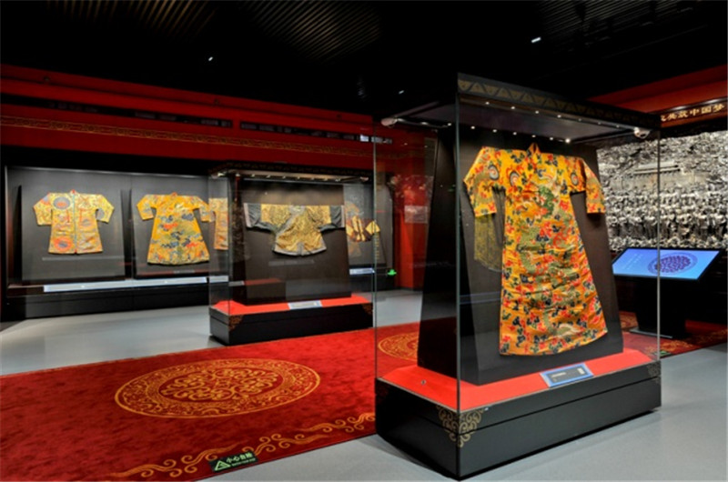 铸牢中华民族共同体意识展展览形式 丹波 摄.jpg
