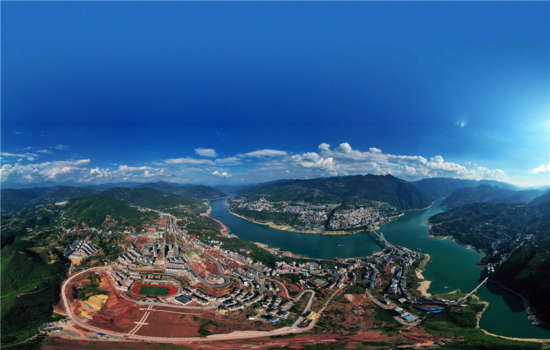 巴东县县城全景.jpg