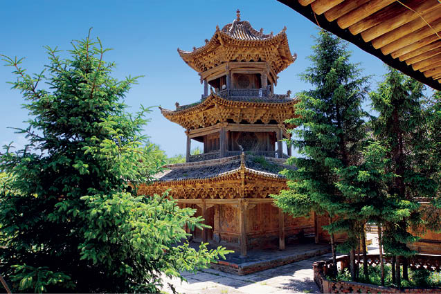 洪水泉清真寺宣礼塔__海东市委统战部供图.jpg